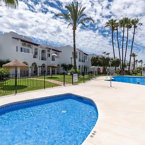  Apartment Renovated On Beachside With Pool